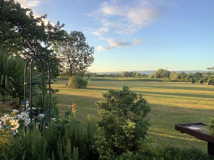 Cotswold Edge Guest Suite With Broadway Hill View Badsey Zewnętrze zdjęcie